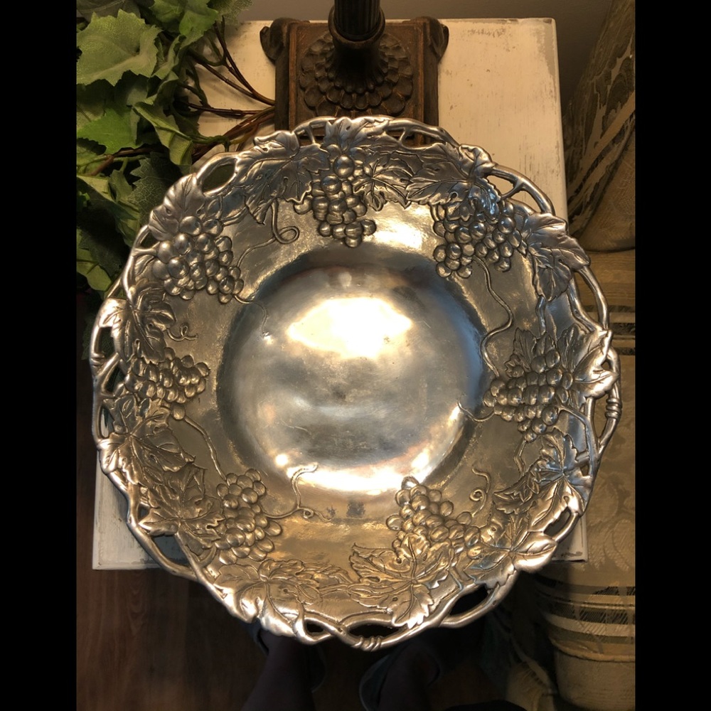 Arthur Court 1995 Grape Serving Bowl